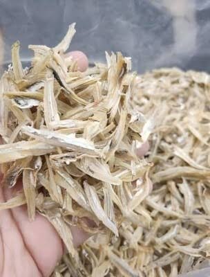 Headless cleaned dried anchovies